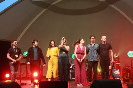 Fragment występu zespołu "Frele"